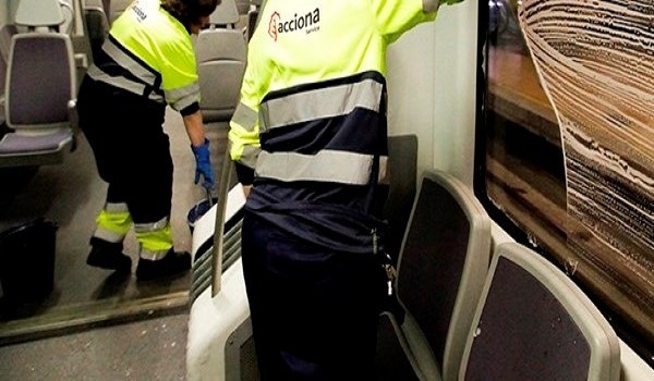 image UGT asiste al acto de subrogación entre las empresas adjudicatarias del concurso de limpieza del grupo Renfe.