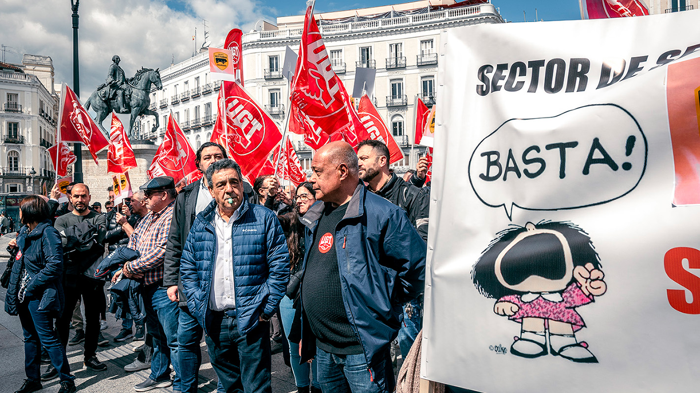 image Antonio Oviedo, Secretario General de FeSMC UGT,  durante movilización del sector de seguridad  frente a la sede de Presidencia de la Comunidad de Madrid, exige que se revise el actual modelo de contratación pública que precariza el empleo