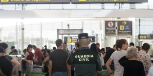Cilleros (UGT) y García-Legaz (AENA) se reúnen para abordar la situación de los servicios auxiliares en aeropuertos