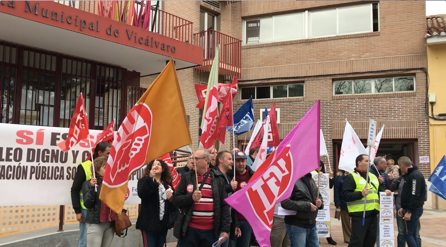 image Concentración || Arte Seguridad no paga los salarios a la plantilla de seguridad en la Junta de Vicalvaro