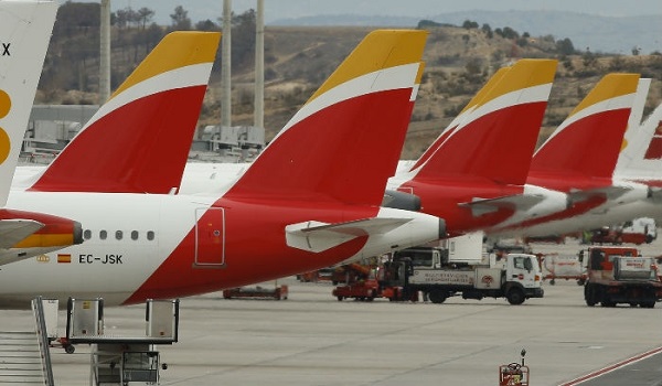 UGT rechaza la exposición de Iberia sobre el personal administrativo y de servicios auxiliares.