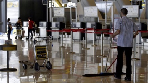 image El Sindicato de Limpieza Federal y de Madrid, solicitan  un aumento de las plantillas de limpieza en el Aeropuerto Adolfo Suare-Barajas de Madrid