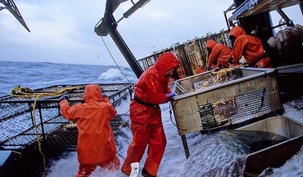 image UGT denuncia la discriminación sufrida por los marinos en sus necesidades de movilidad.