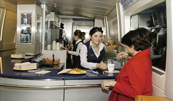 image UGT analiza las condiciones de la nueva licitación de los servicios de restauración a bordo