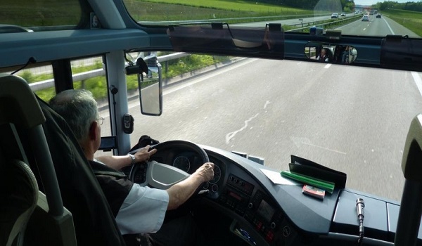 Avances en el estudio sobre riesgos psicosociales en conductores mayores de 55 años en el transporte de viajeros por carretera.