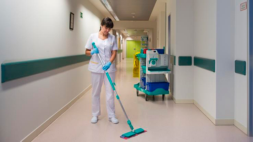 image LIMPIEZA  | UGT exige que el personal de hospitales y centros de salud debe ser considerado como alto riesgo por contagio por COVID-19