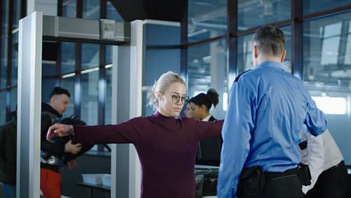 image Aena pone en riesgo el mantenimiento del empleo de la seguridad privada en el conjunto de su red aeroportuaria